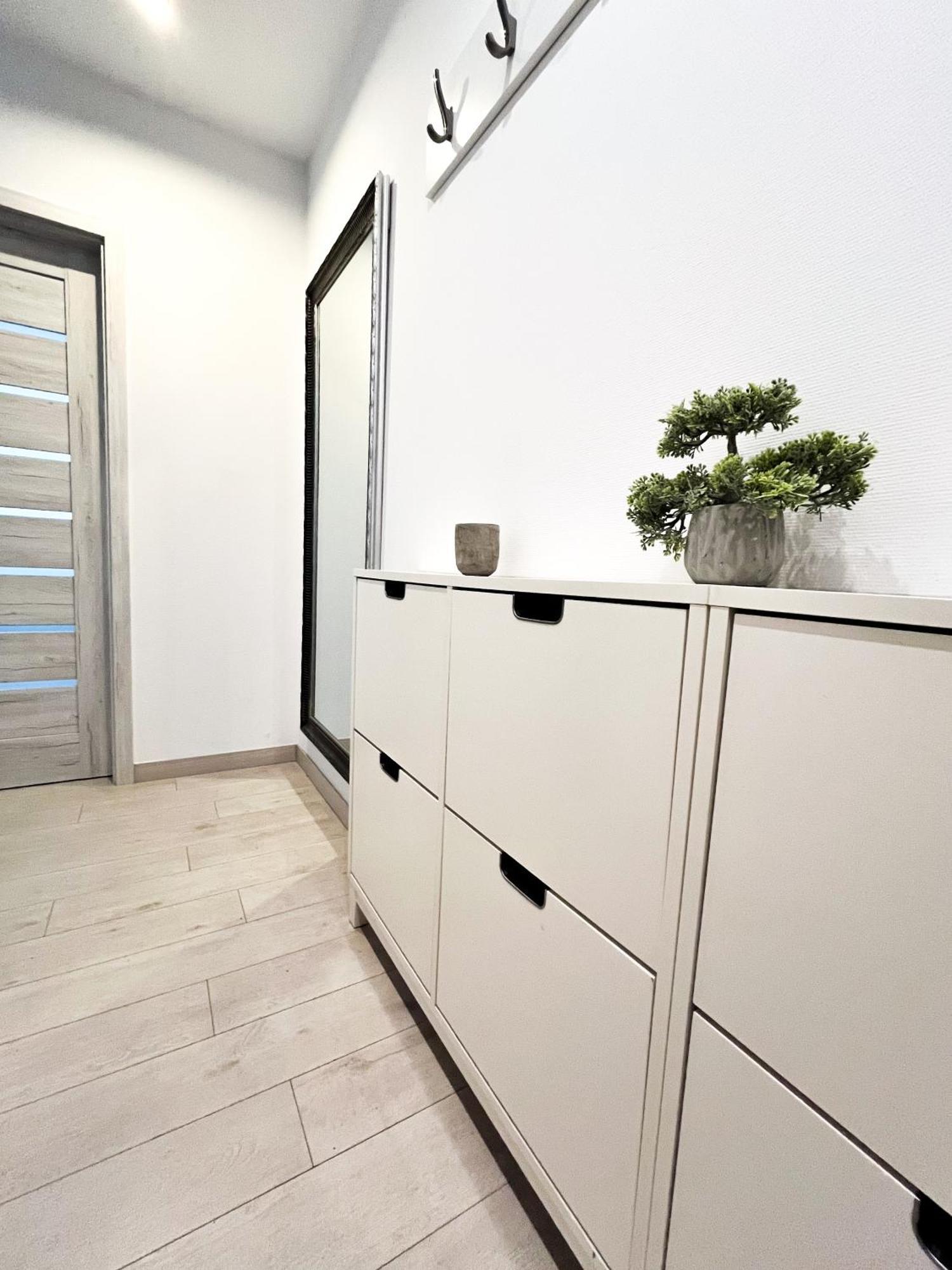 Appartement Walk To Park, Modern 2Bd Kitchen! Balcony, Parking à Wrocław Extérieur photo