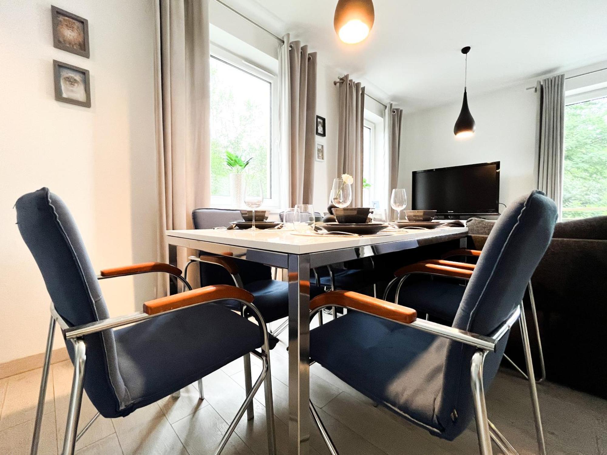 Appartement Walk To Park, Modern 2Bd Kitchen! Balcony, Parking à Wrocław Extérieur photo